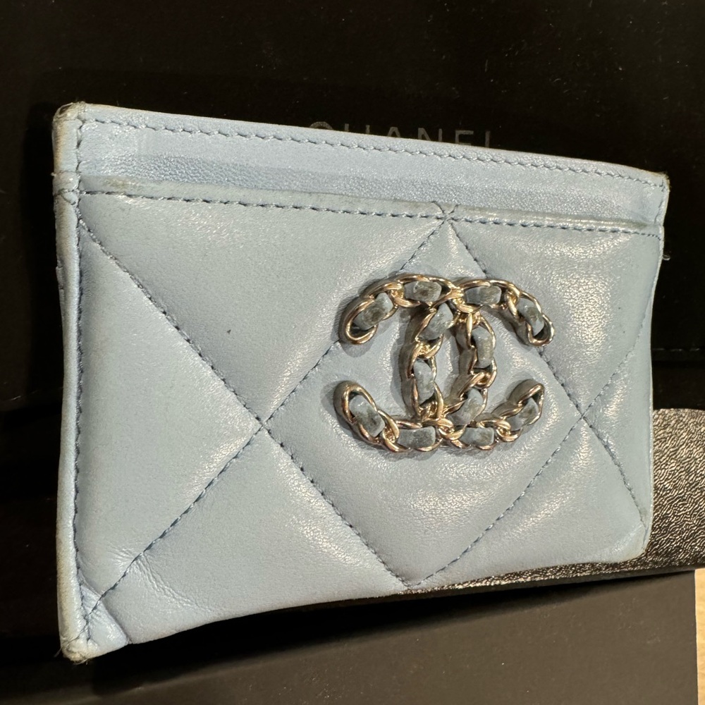 Chanel 19 Cardholder Blue - Picture 4 of 7